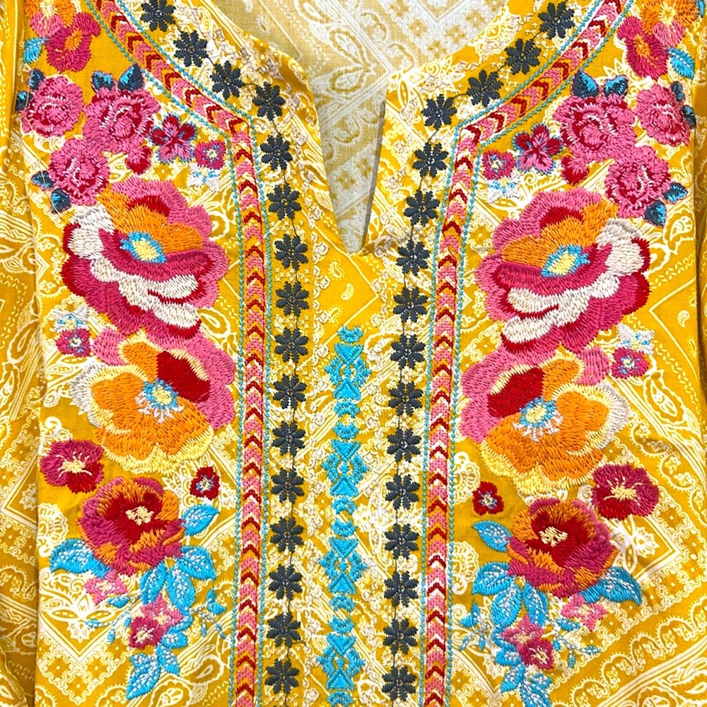 Savanna Jane Floral Embroidered Bell Sleeve Top Yellow Size Small - Picture 5 of 14